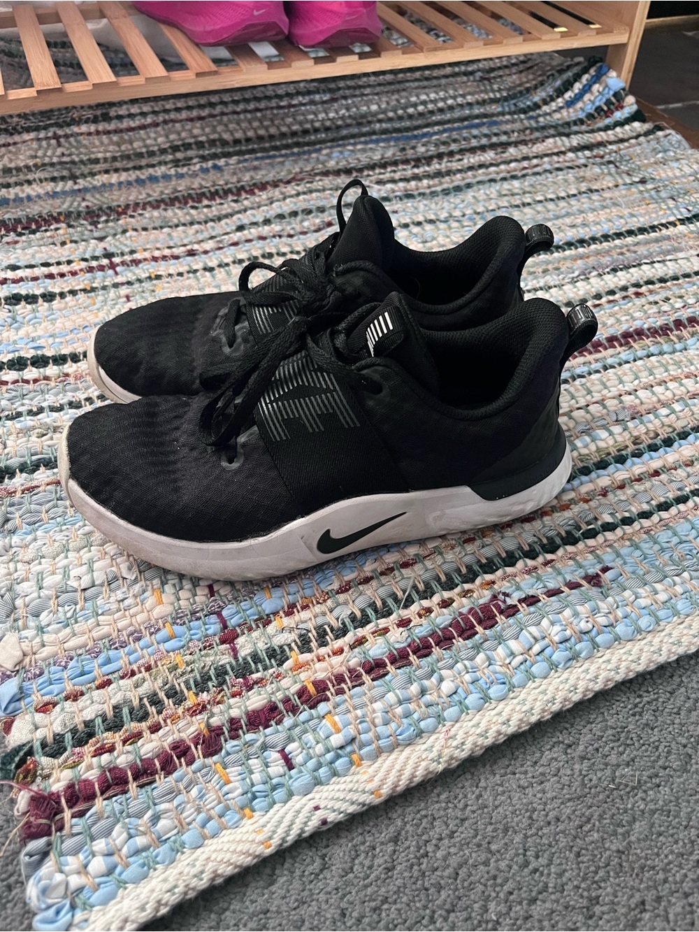 Nike Women’s Black Lightweight Running Sneakers